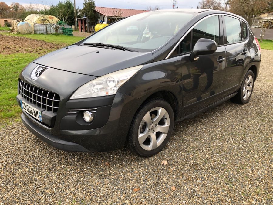 PEUGEOT 3008 - 1.6 HDI (115CH) BVM6 (2012)